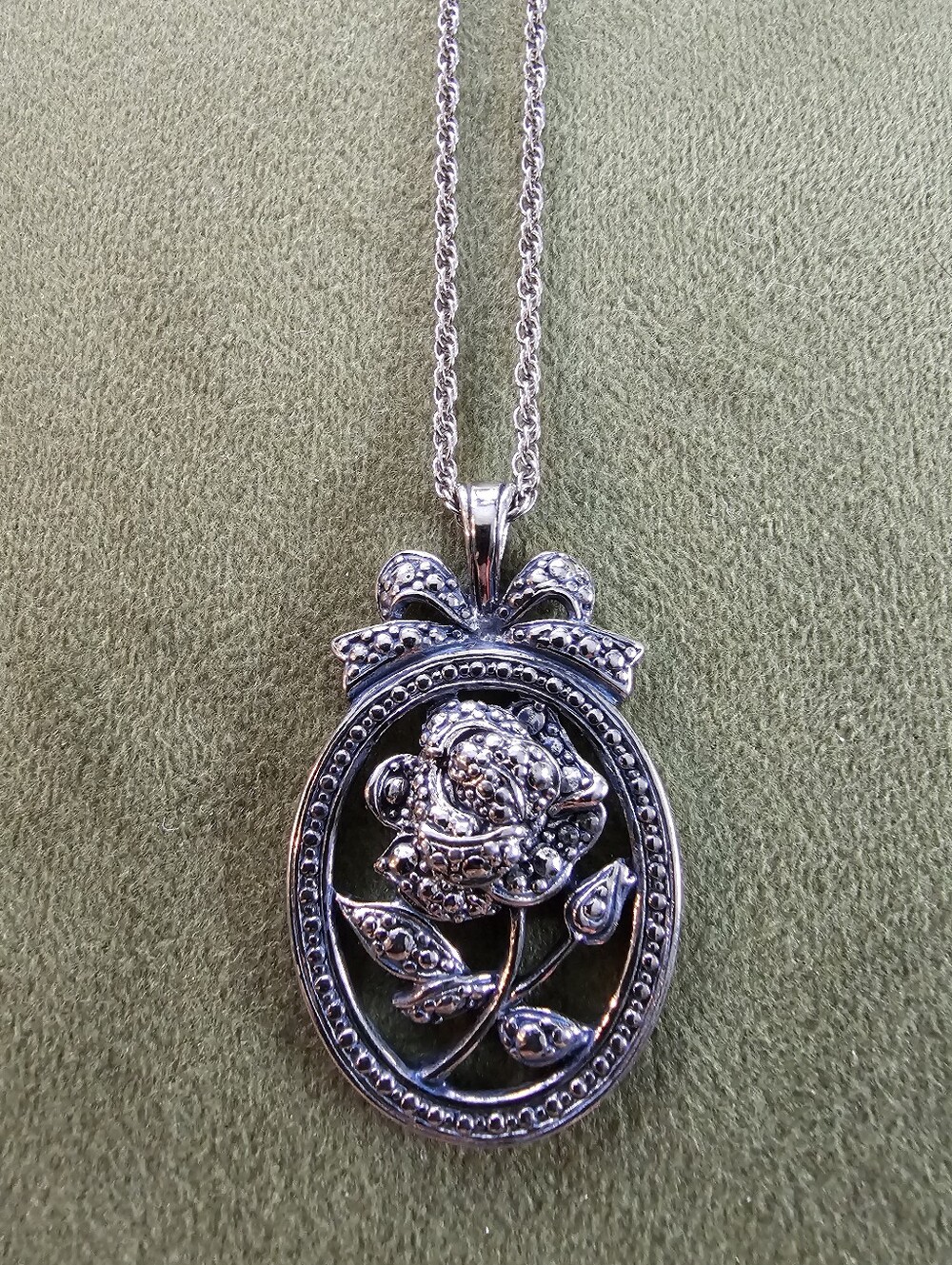 Vintage Avon Necklace